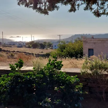 Eric's Retreat, Cosy, Spacious 60m2, Sunset View. Holiday home Parasporos