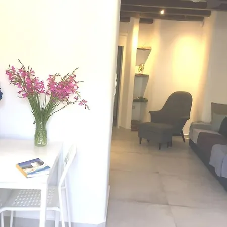 Holiday home Eric's Retreat, Cosy, Spacious 60m2, Sunset View. Parasporos