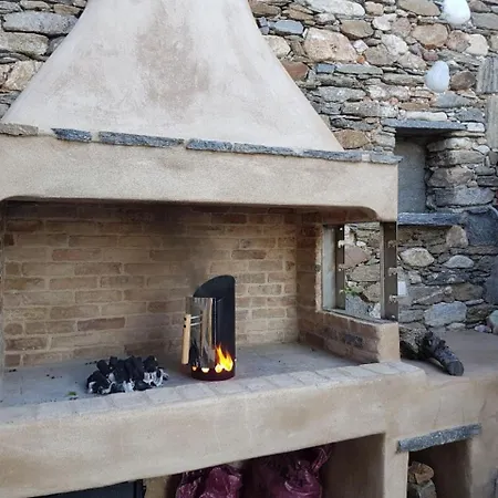 Holiday home Eric's Retreat, Cosy, Spacious 60m2, Sunset View. Parasporos